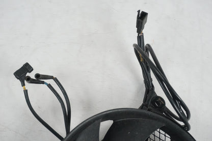 Baksidan på Vattenkylfläkt från en Kawasaki VN 1500 Mean Streak -2003 motorcykel.