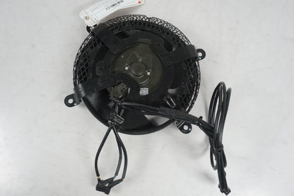 Höger sida på Vattenkylfläkt från en Kawasaki VN 1500 Mean Streak -2003 motorcykel.