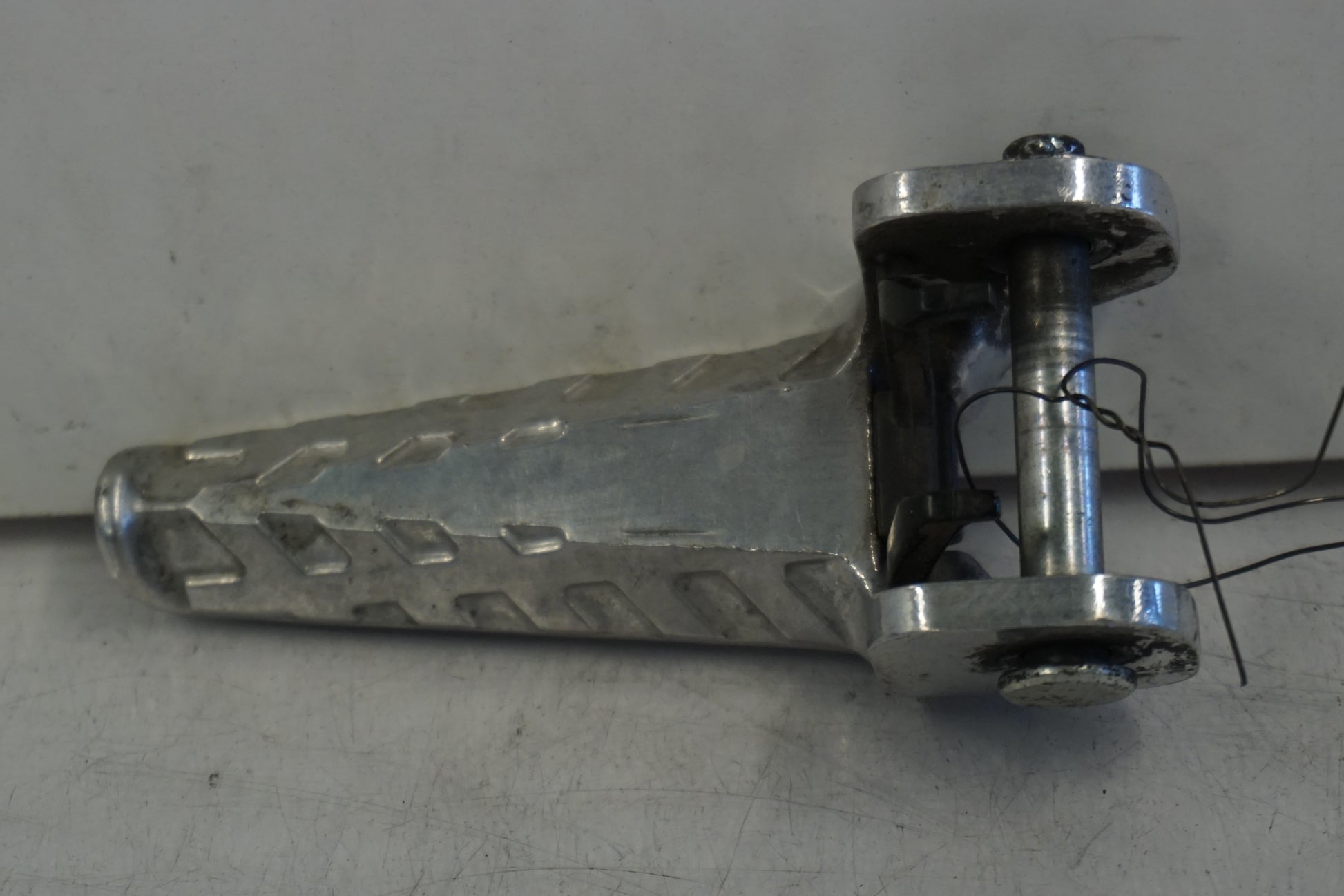 Framsidan på Fotpinne från en Honda CRF 250 -2013 motorcykel.