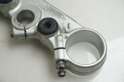 Baksidan på Gaffelkrona från en KTM 625 SMC -2005 motorcykel.