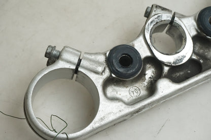 Snett uppifrån på Gaffelkrona från en KTM 625 SMC -2005 motorcykel.