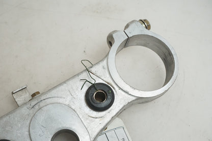 Höger sida på Gaffelkrona från en Husqvarna SM 500 -2006 motorcykel.