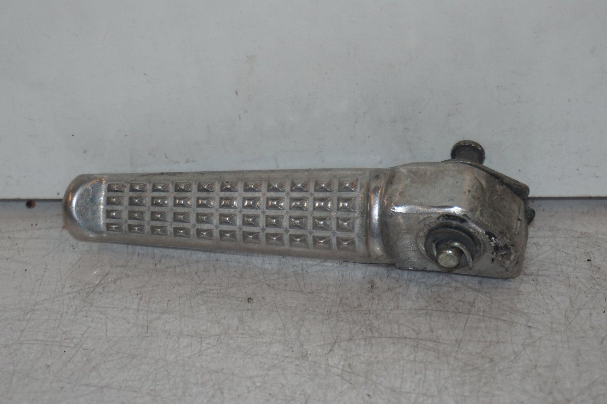 Framsidan på Fotpinne från en Honda CBR 1100 XX -2001 motorcykel.