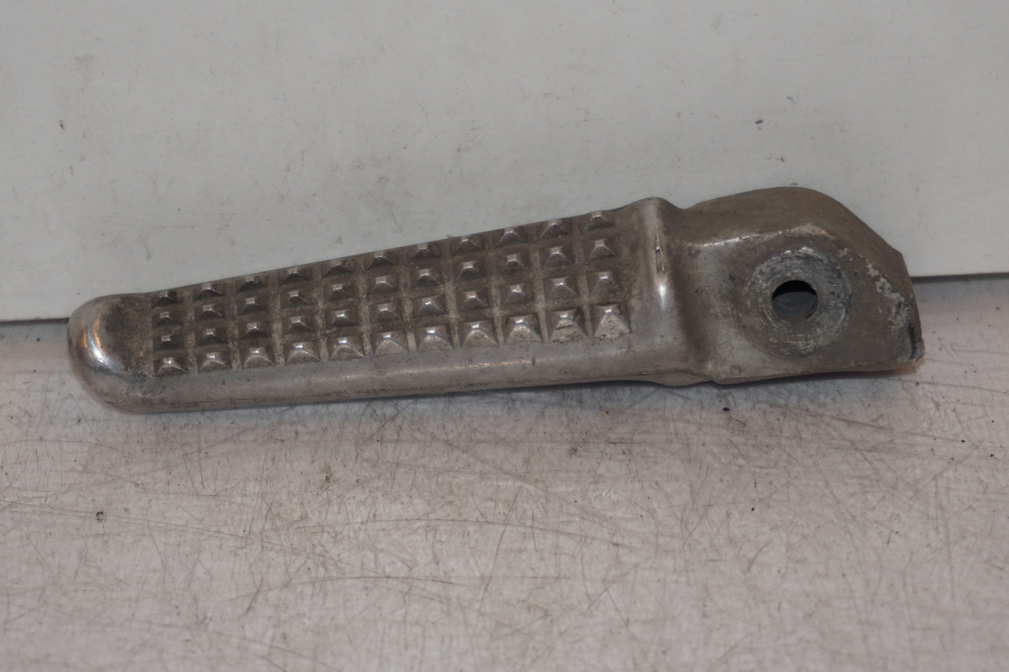 Framsidan på Fotpinne från en Honda CBR 1100 XX -1998 motorcykel.