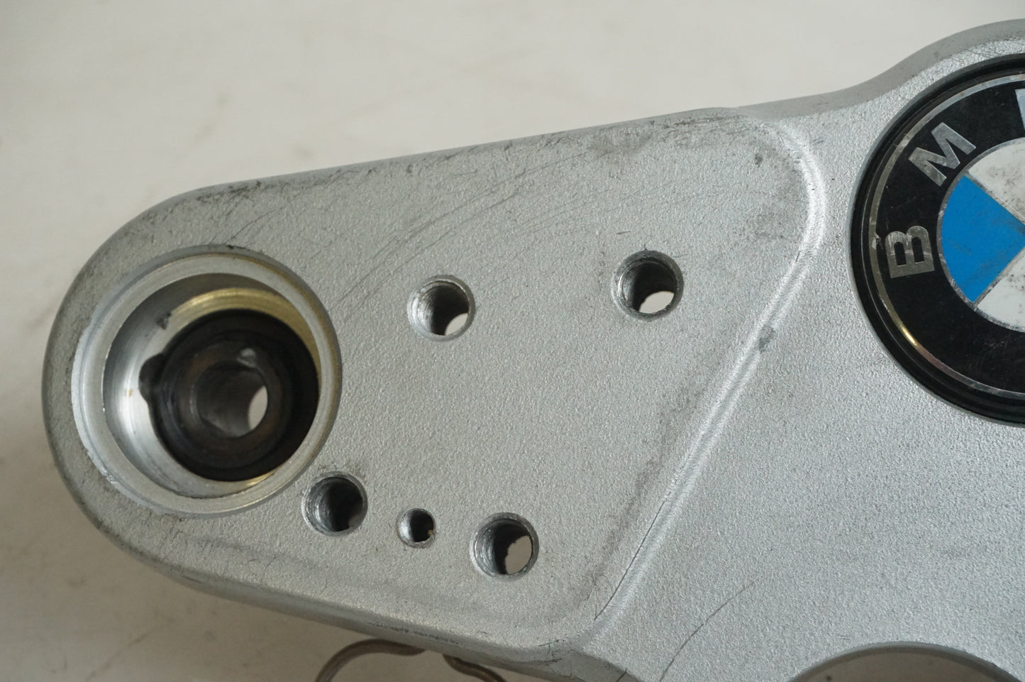 Höger sida på Gaffelkrona från en BMW R 1200 RT -2011 motorcykel.