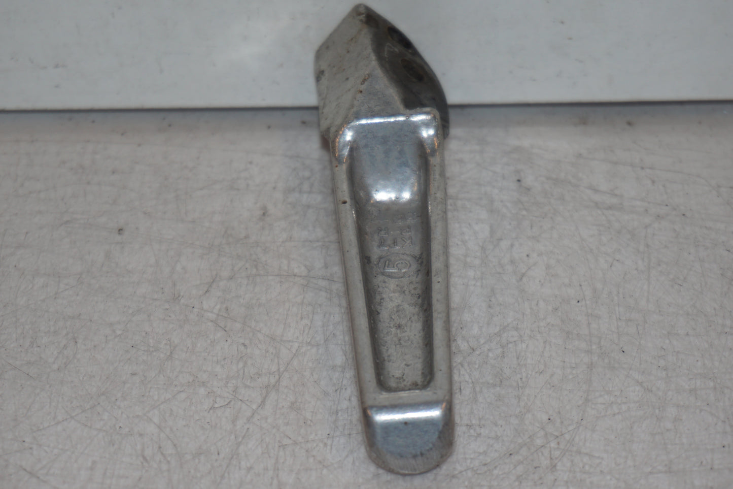 Höger sida på Fotpinne från en Honda CB 1300 F -2004 motorcykel.