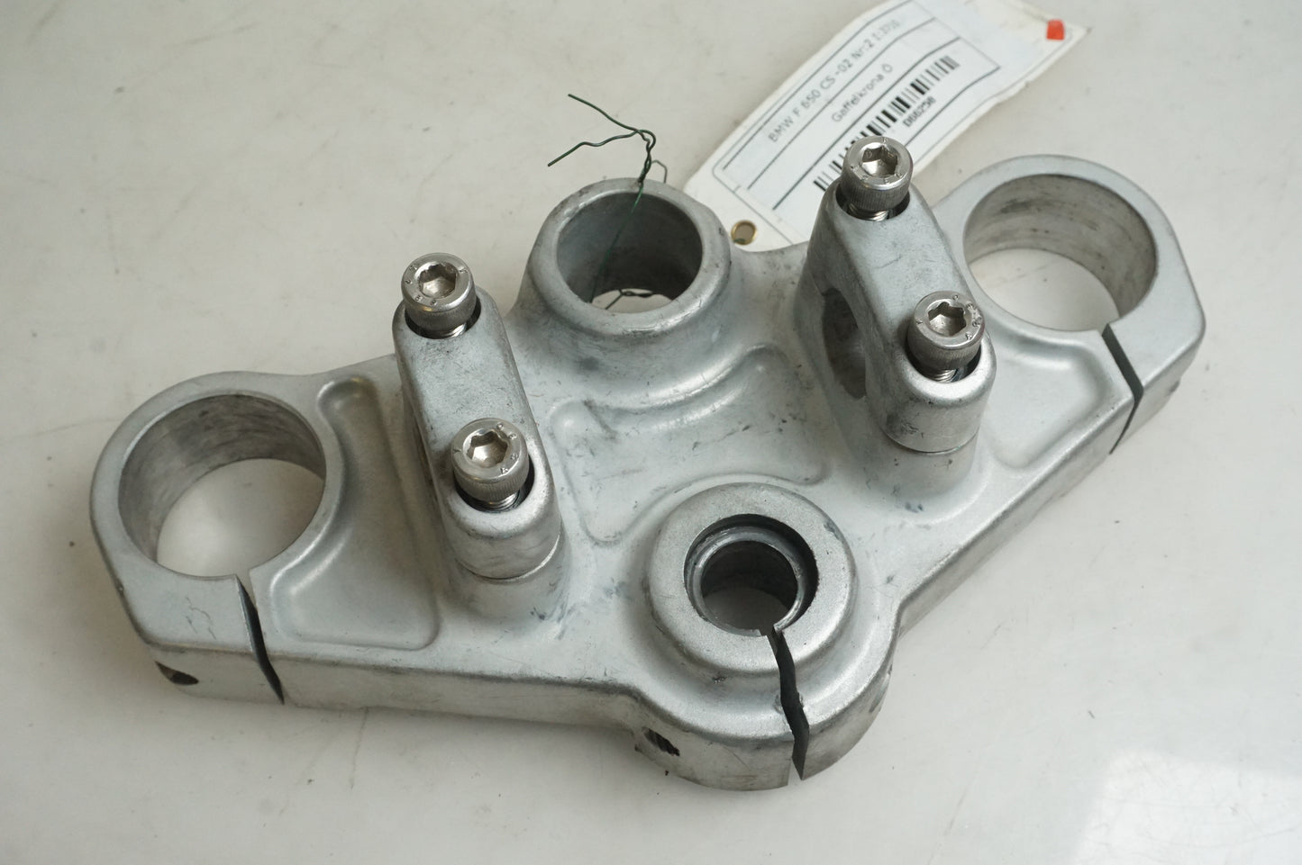 Framsidan på Gaffelkrona från en BMW F 650 CS -2002 motorcykel.