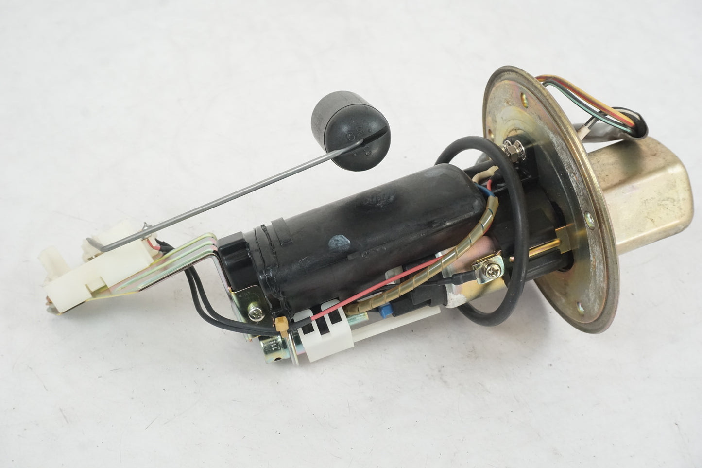 Höger sida på Bensinpump insprut från en Suzuki DL 1000 -2004 motorcykel.