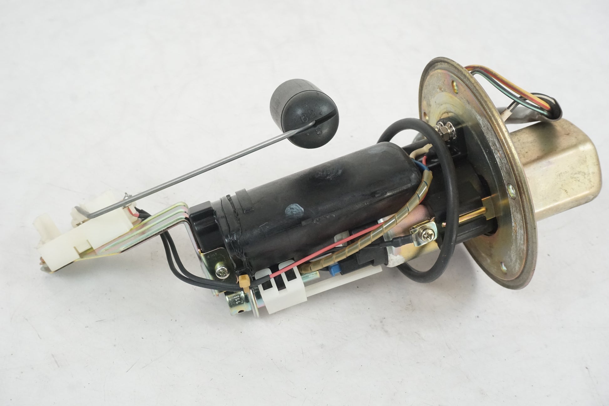 Höger sida på Bensinpump insprut från en Suzuki DL 1000 -2004 motorcykel.