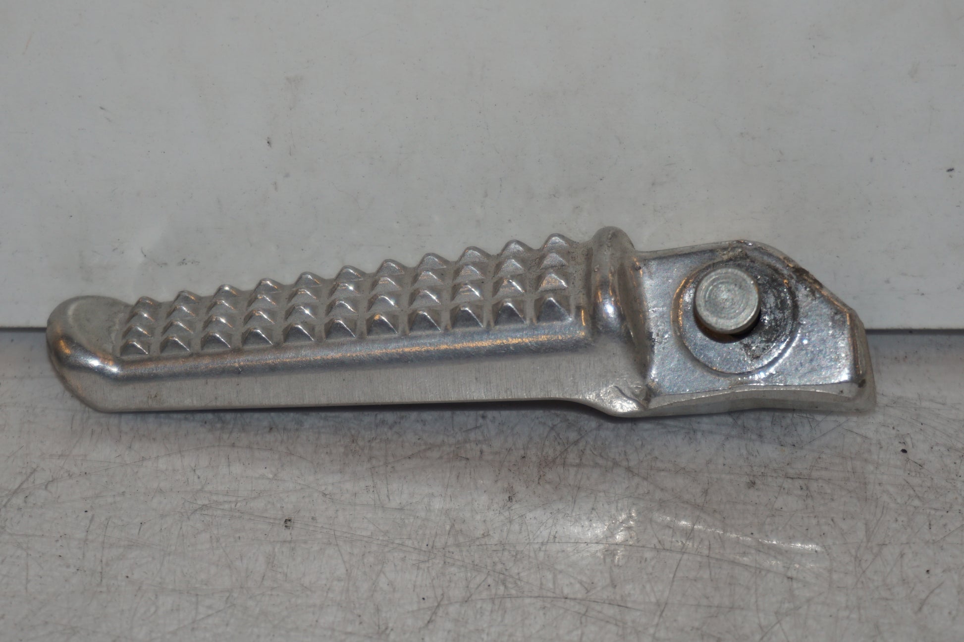 Framsidan på Fotpinne från en Honda CBR 1100 XX -2004 motorcykel.