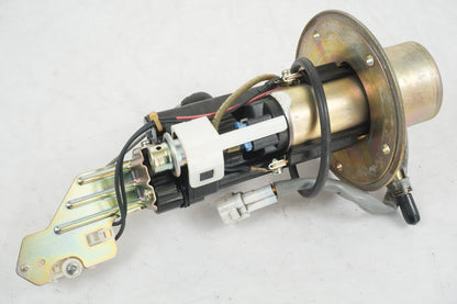 Vänster sida på Bensinpump insprut från en Suzuki DL 1000 -2004 motorcykel.