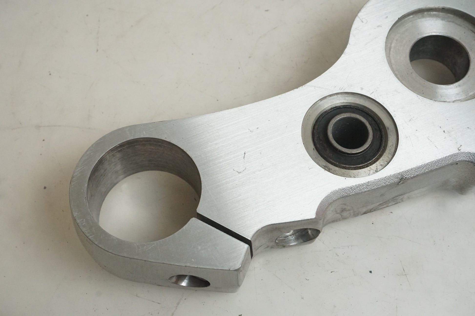 Baksidan på Gaffelkrona från en Kawasaki VN 1700 Classic Tourer -2009 motorcykel.