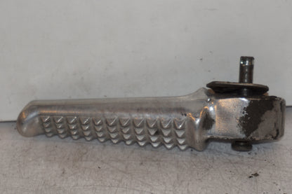 Höger sida på Fotpinne från en Honda VTR 1000 F -1997 motorcykel.