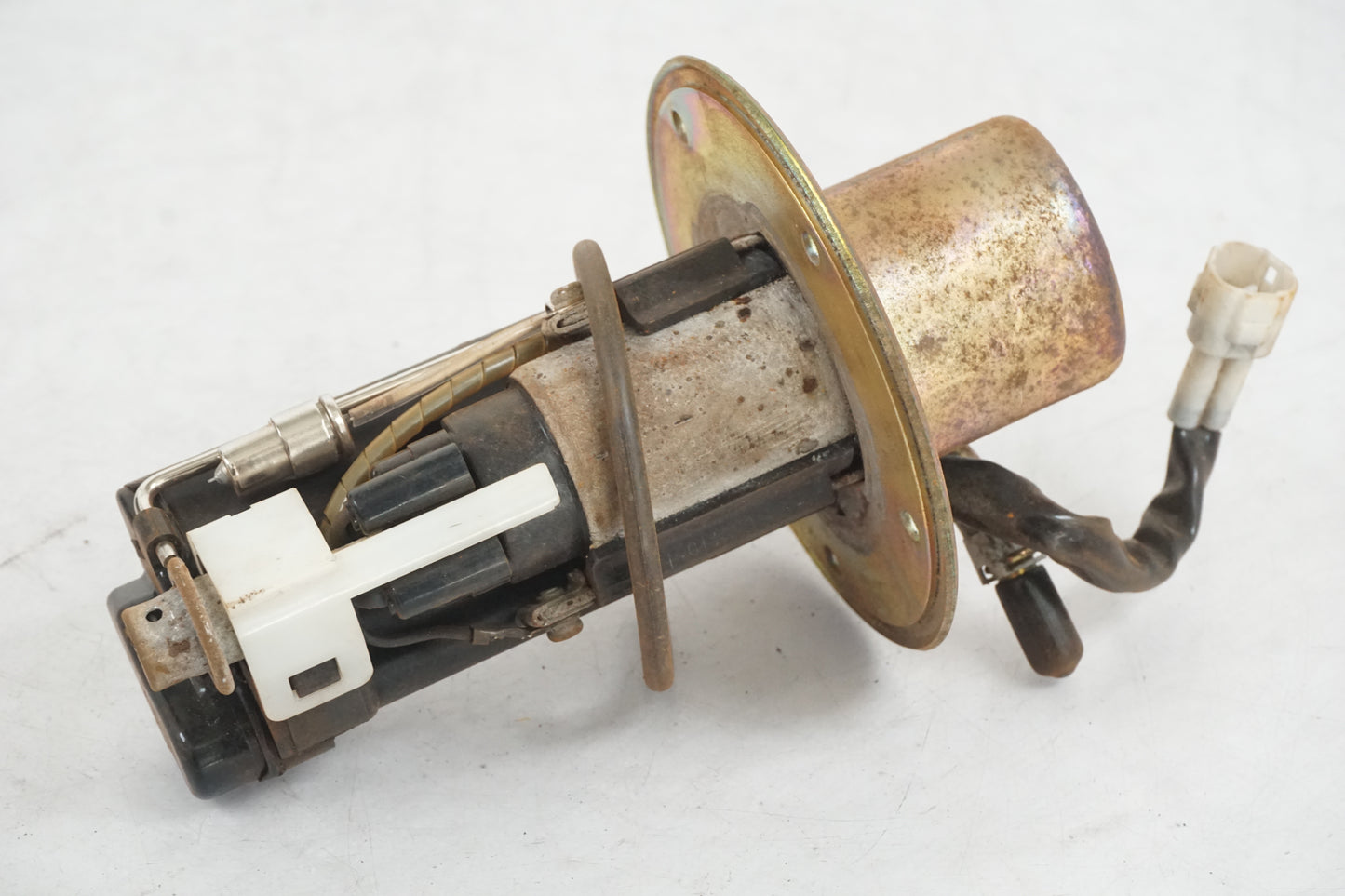 Framsidan på Bensinpump insprut från en Suzuki SV 650 -2003 motorcykel.