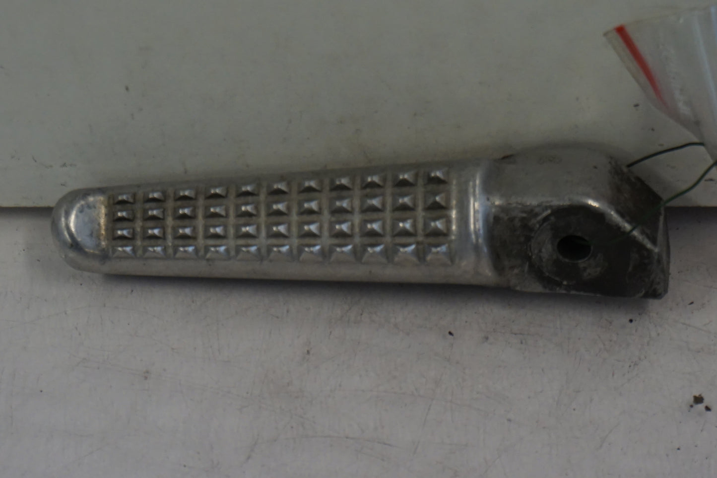 Framsidan på Fotpinne från en Honda CBR 900 RR -1996 motorcykel.