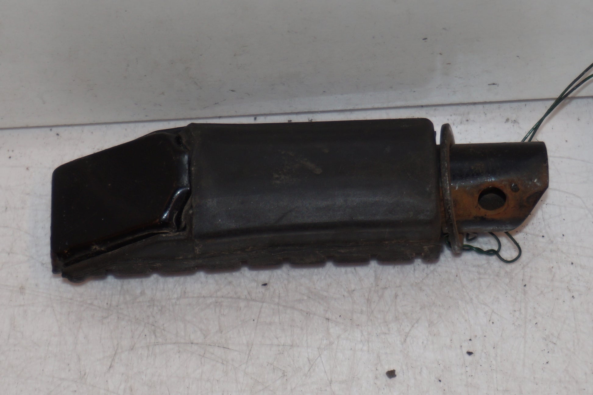 Baksidan på Fotpinne från en Honda CBR 1000 F -1987 motorcykel.