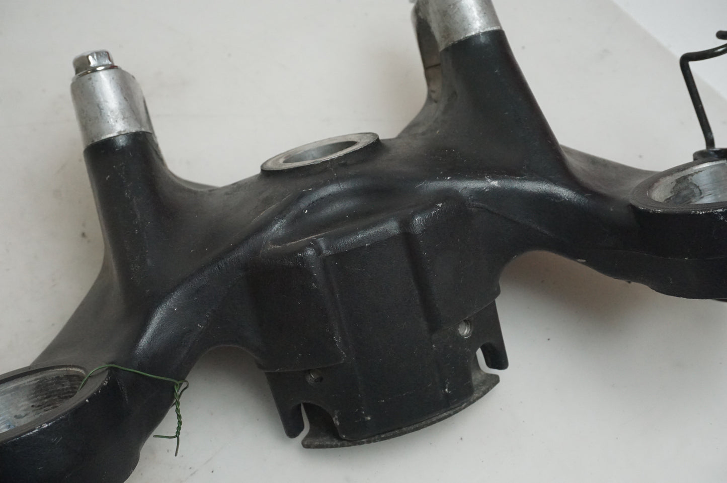 Vänster sida på Gaffelkrona från en Honda GL 1500 -1998 motorcykel.