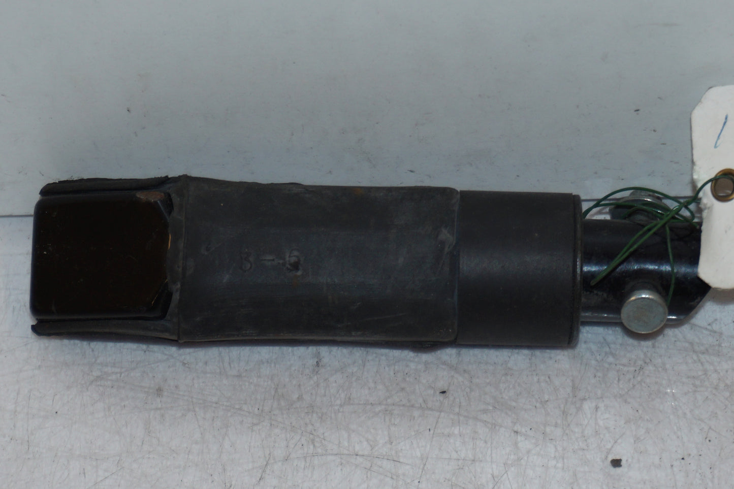 Baksidan på Fotpinne från en Honda CB 900 F Hornet -2002 motorcykel.