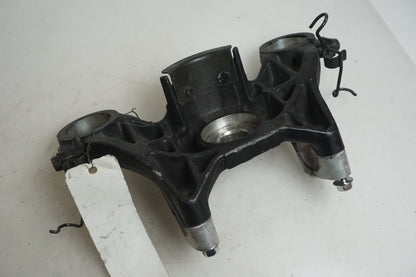 Snett uppifrån på Gaffelkrona från en Honda GL 1500 -1998 motorcykel.