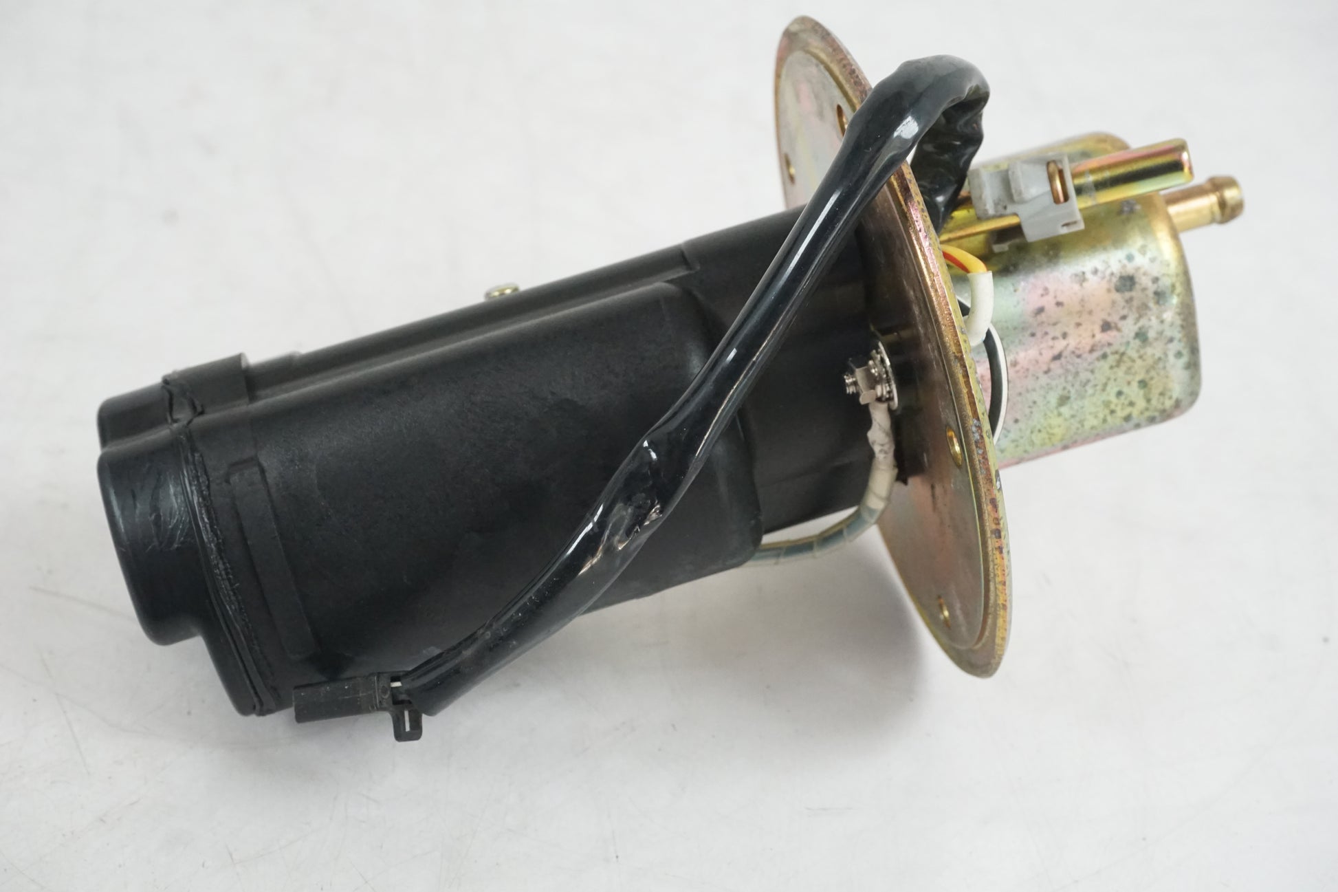 Höger sida på Bensinpump insprut från en Suzuki GSX 1400 -2002 motorcykel.