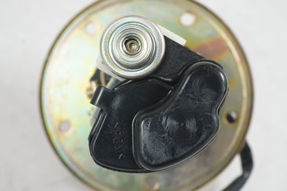 Vänster sida på Bensinpump insprut från en Suzuki GSX 1400 -2002 motorcykel.