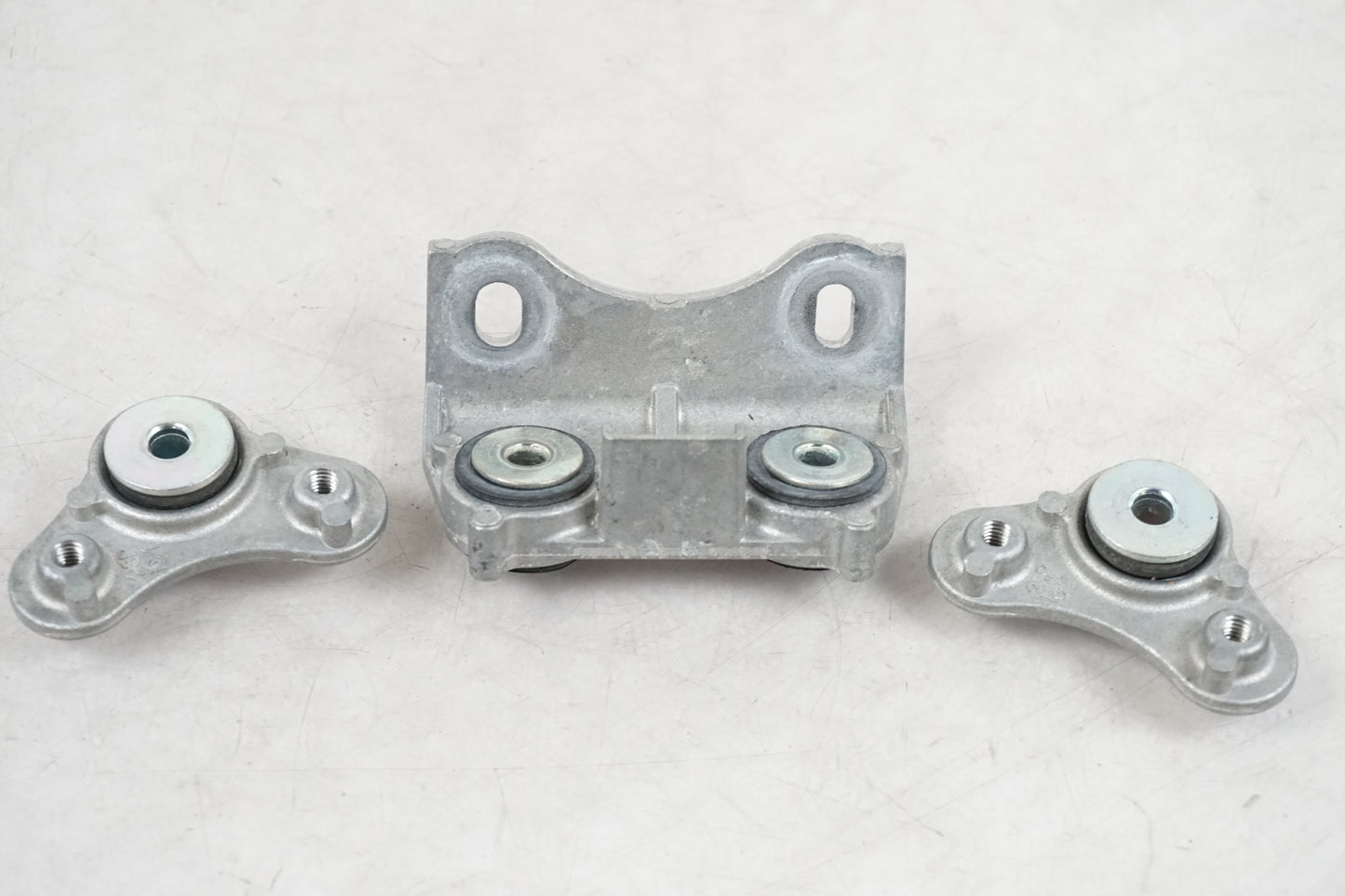 Support de réservoir à essence