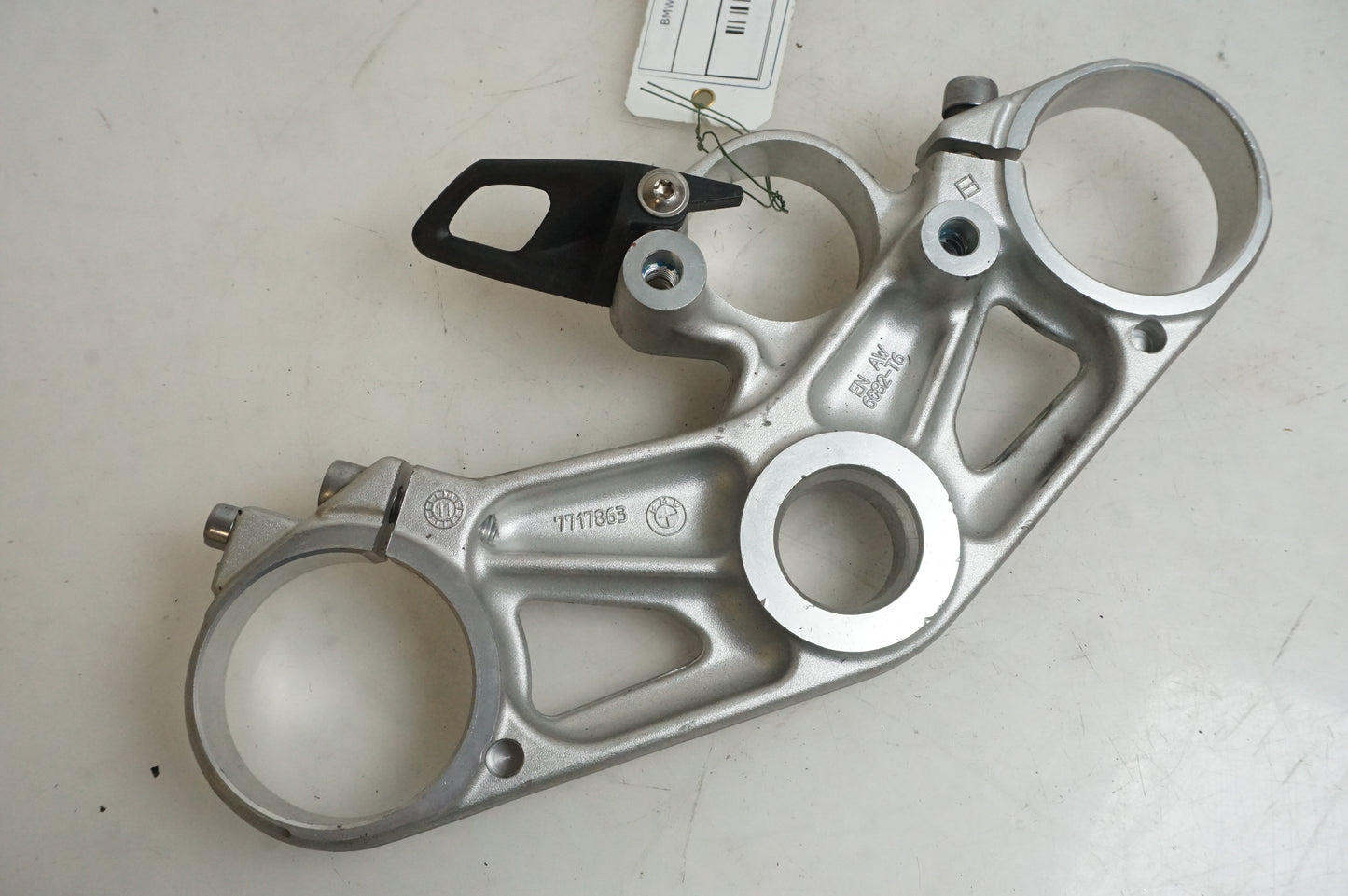 Vänster sida på Gaffelkrona från en BMW S 1000 RR -2011 motorcykel.