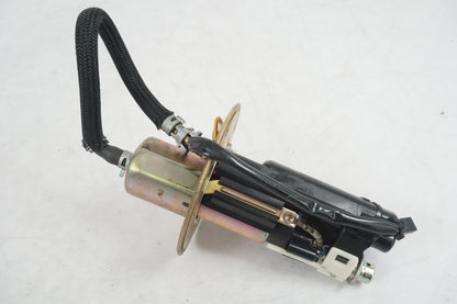 Baksidan på Bensinpump insprut från en Suzuki GSX 1400 -2003 motorcykel.