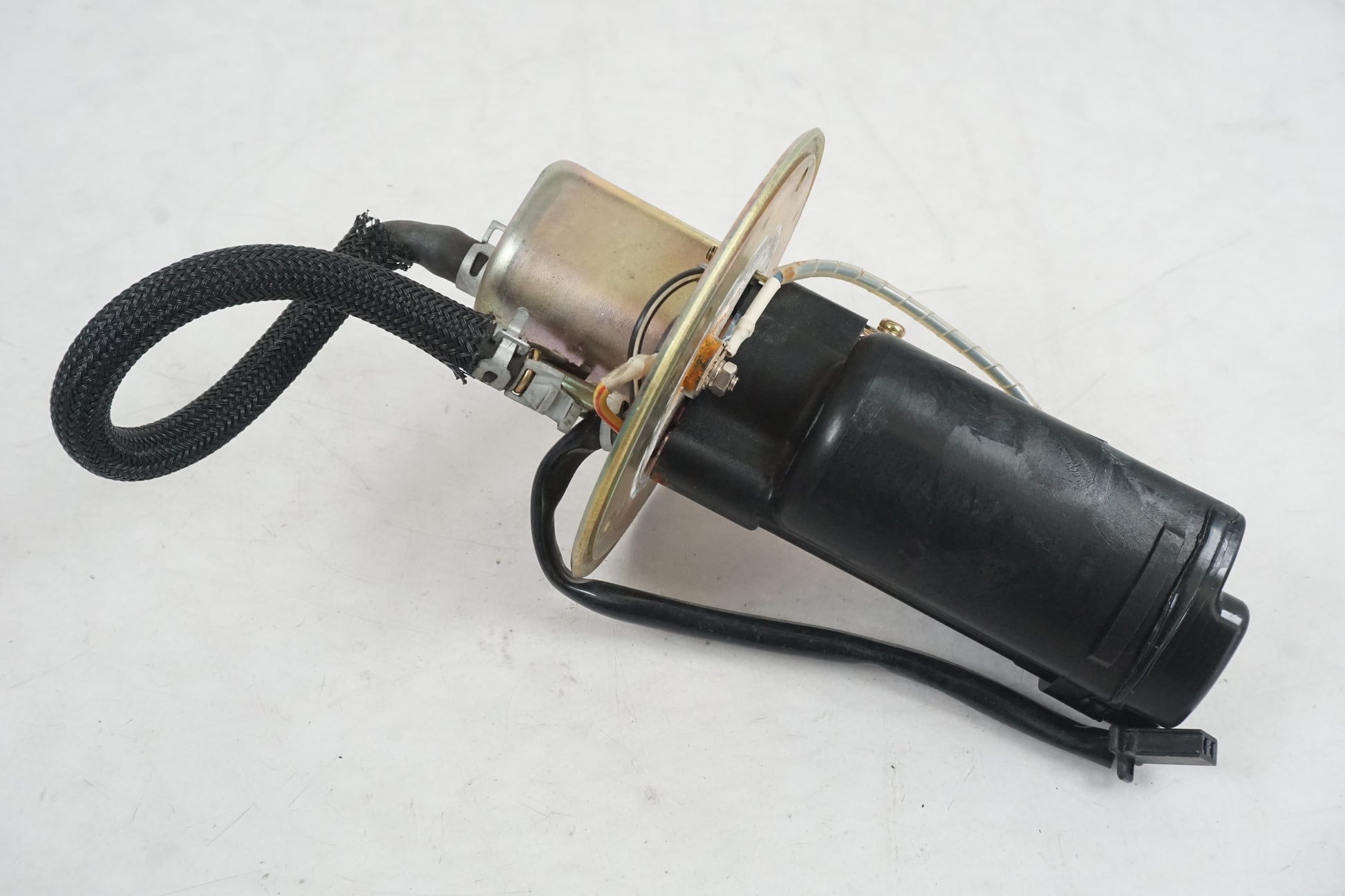 Höger sida på Bensinpump insprut från en Suzuki GSX 1400 -2003 motorcykel.