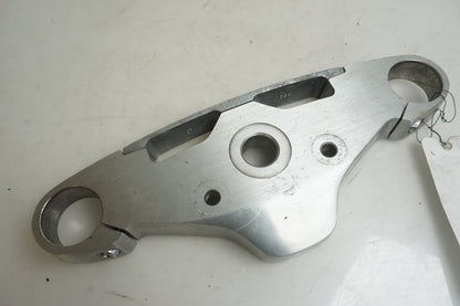 Framsidan på Gaffelkrona från en Kawasaki VN 1500 Classic Tourer -2003 motorcykel.