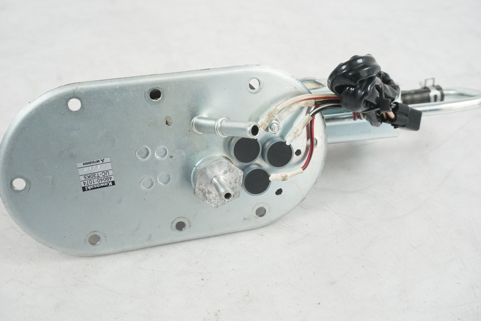 Extrabild1 på Bensinpump insprut från en Suzuki VZ 1600 -2005 motorcykel.