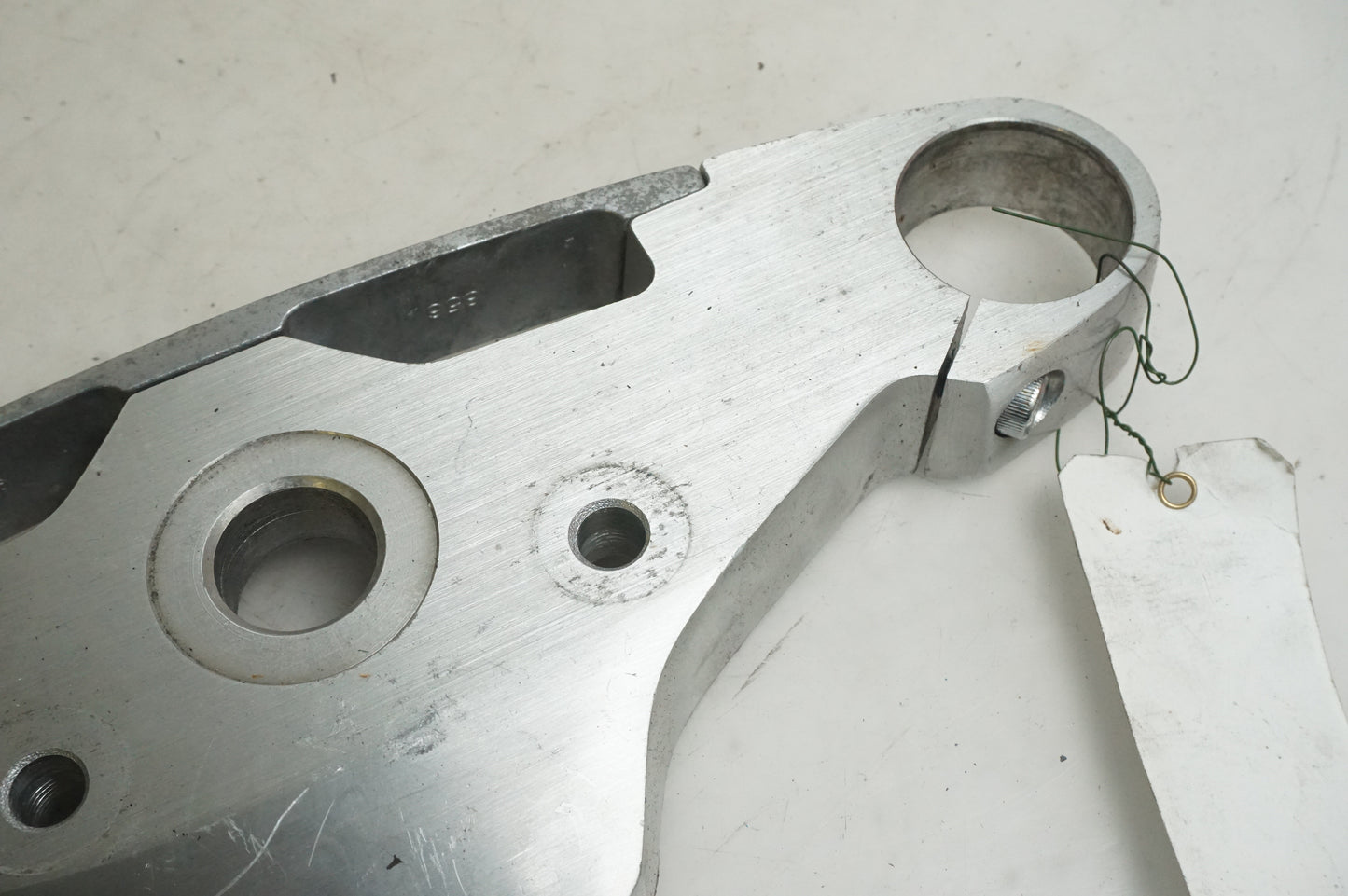 Höger sida på Gaffelkrona från en Kawasaki VN 1500 Classic Tourer -2003 motorcykel.