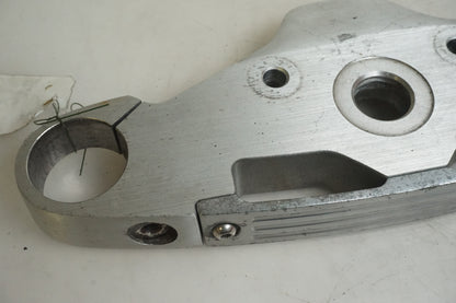 Vänster sida på Gaffelkrona från en Kawasaki VN 1500 Classic Tourer -2003 motorcykel.