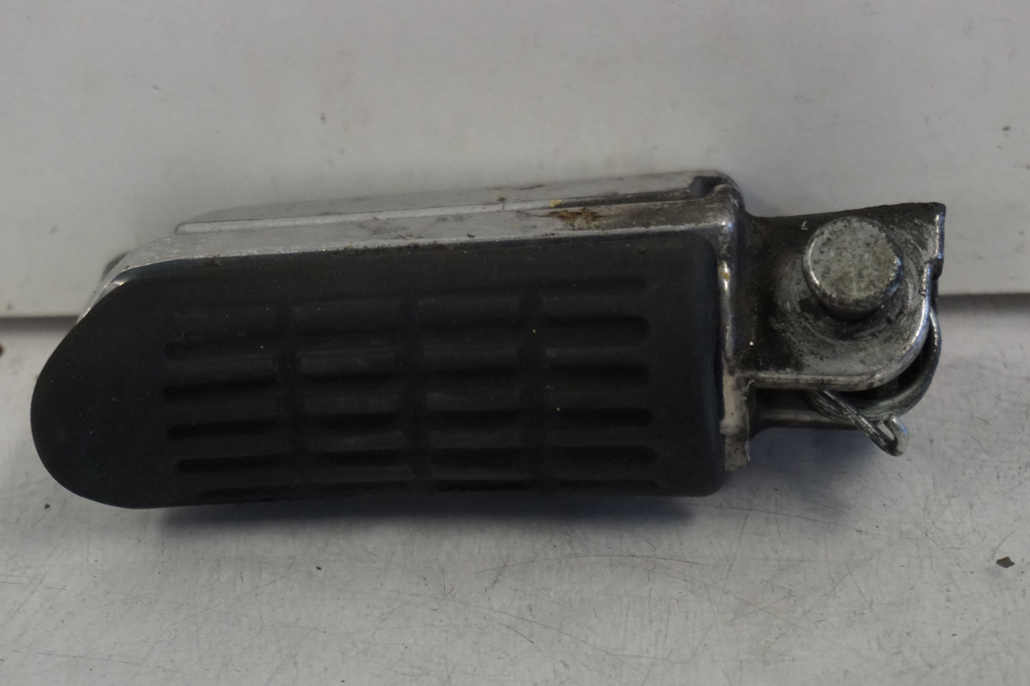 Framsidan på Fotpinne från en Honda CBF 1000 -2007 motorcykel.