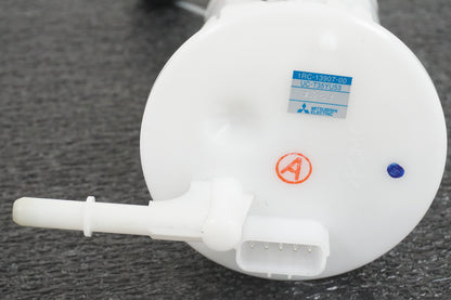 Snett uppifrån på Bensinpump insprut från en Yamaha MT-09 Tracer -2015 motorcykel.