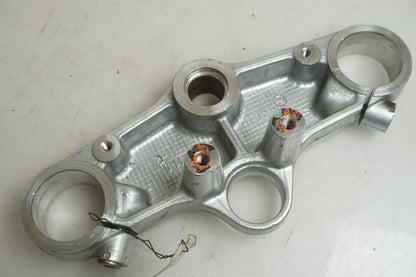 Vänster sida på Gaffelkrona från en Suzuki SV 650 -2001 motorcykel.