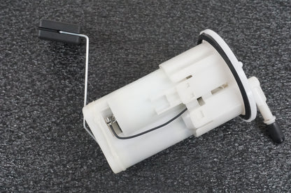 Baksidan på Bensinpump insprut från en Yamaha MT-07 -2014 motorcykel.