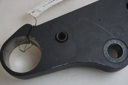 Baksidan på Gaffelkrona från en Suzuki M 1800 -2009 motorcykel.