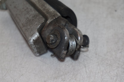 Snett nerifrån på Fotpinne från en Honda CBF 1000 -2007 motorcykel.