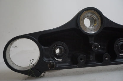 Vänster sida på Gaffelkrona från en Suzuki M 1800 -2009 motorcykel.