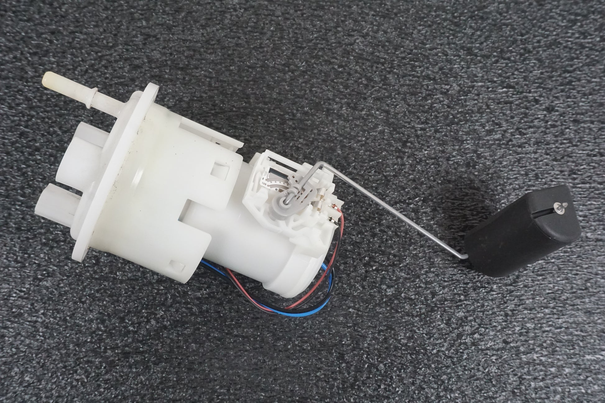 Höger sida på Bensinpump insprut från en Yamaha FZ1-SA -2008 motorcykel.