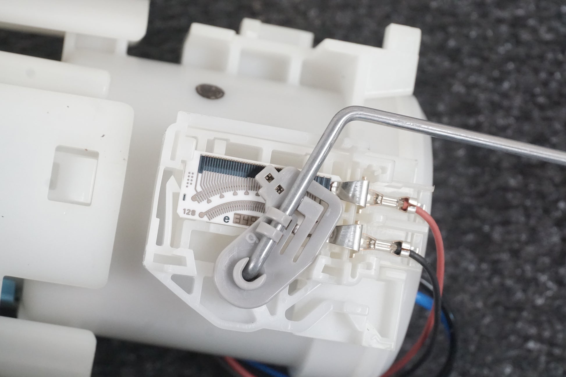 Vänster sida på Bensinpump insprut från en Yamaha FZ1-SA -2008 motorcykel.