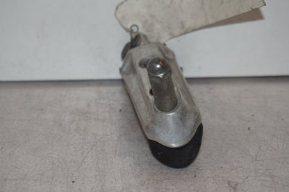 Vänster sida på Fotpinne från en Honda CBR 1100 XX -1997 motorcykel.