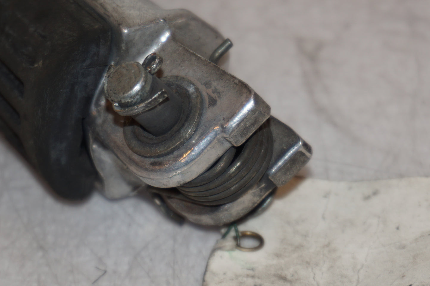 Snett nerifrån på Fotpinne från en Honda CBR 1100 XX -1997 motorcykel.