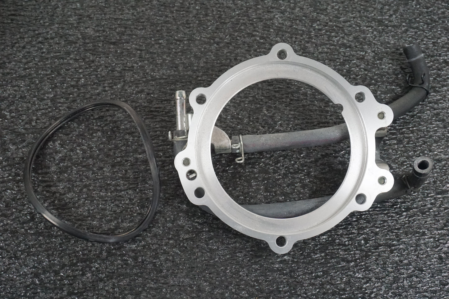 Höger sida på Bensinpump insprut från en Yamaha YZF R6 -2007 motorcykel.