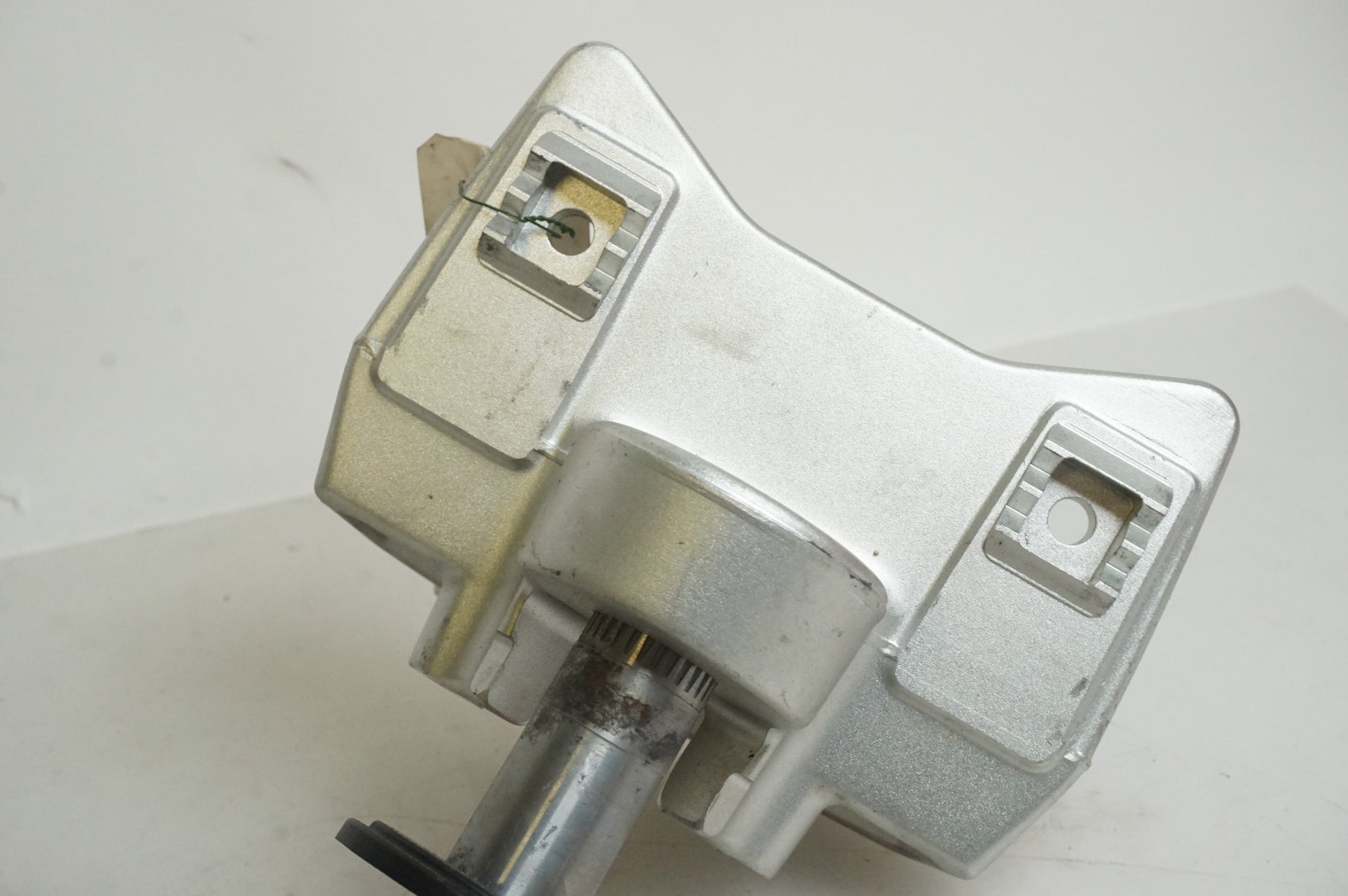 Vänster sida på Gaffelkrona från en BMW K 1300 GT -2009 motorcykel.