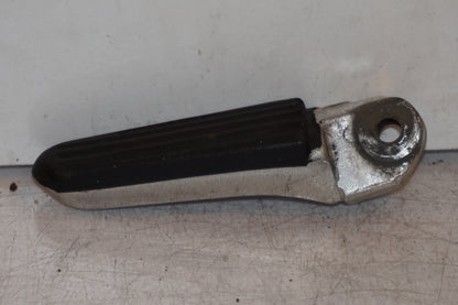 Framsidan på Fotpinne från en Suzuki GSX 1300 R -2003 motorcykel.