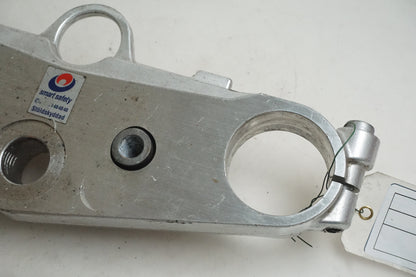 Baksidan på Gaffelkrona från en Suzuki GSX 1400 -2003 motorcykel.