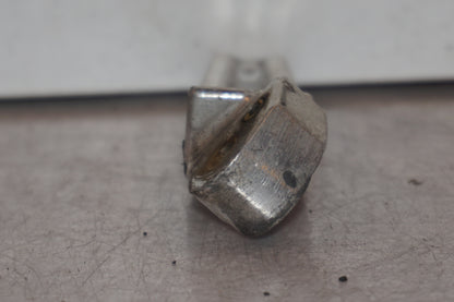 Snett uppifrån på Fotpinne från en Suzuki GSX 1300 R -2003 motorcykel.