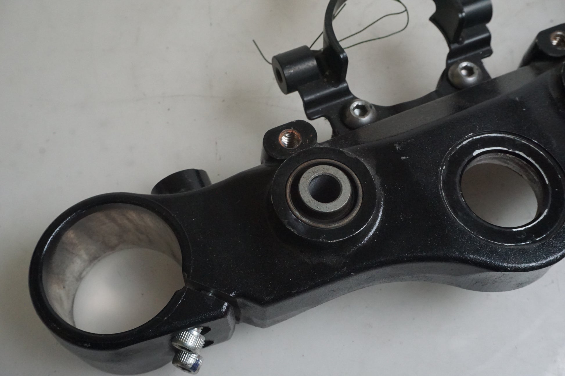 Baksidan på Gaffelkrona från en Yamaha XV 1900 -2007 motorcykel.